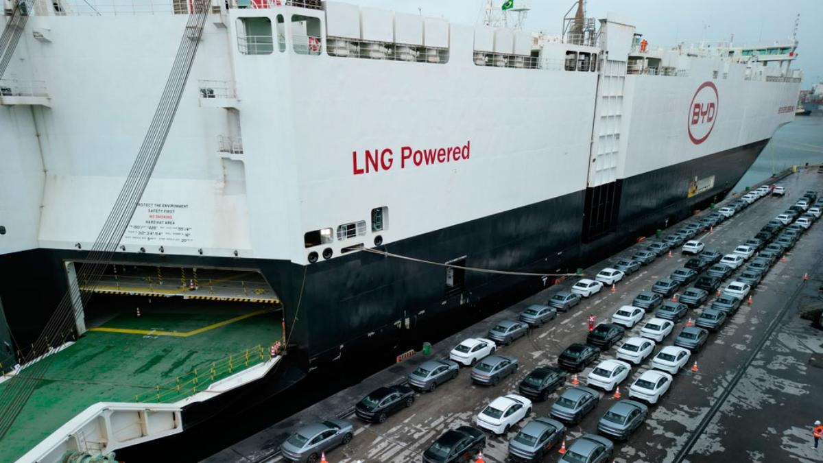 Frota global de porta-contêineres e Ro-Ro com dupla combustão alcança 400 navios