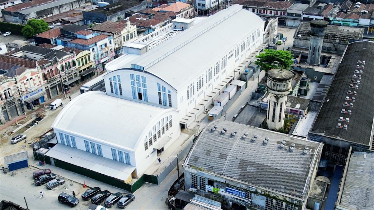 Mercado Municipal de Santos é reinaugurado e passa a homenagear Plínio Marcos