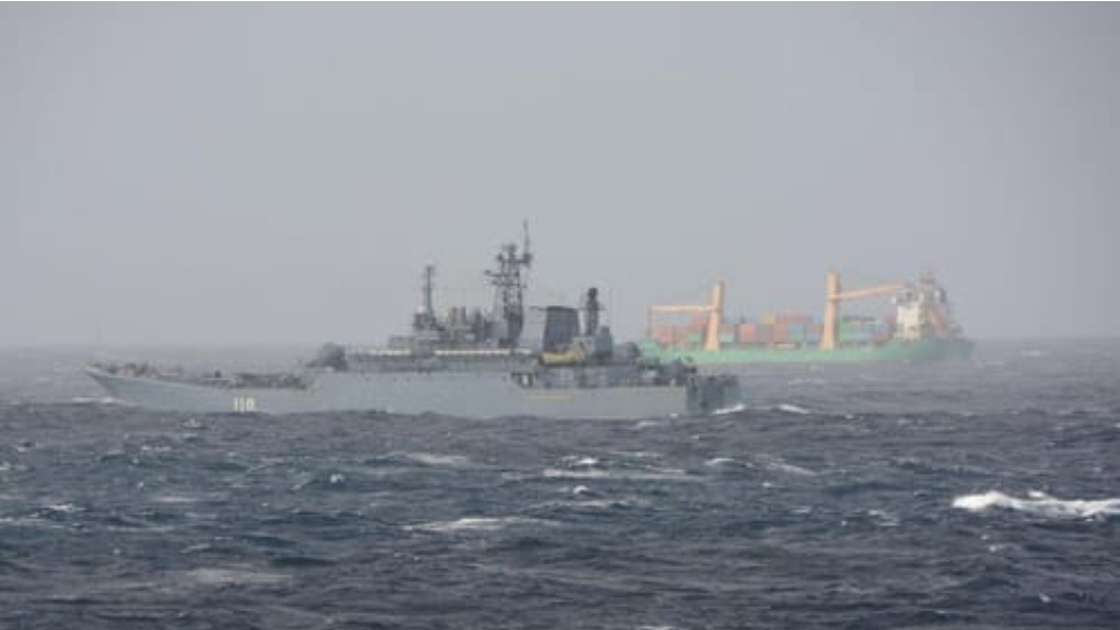 Marinha está a monitorizar navio russo que navega há dias pela costa portuguesa.