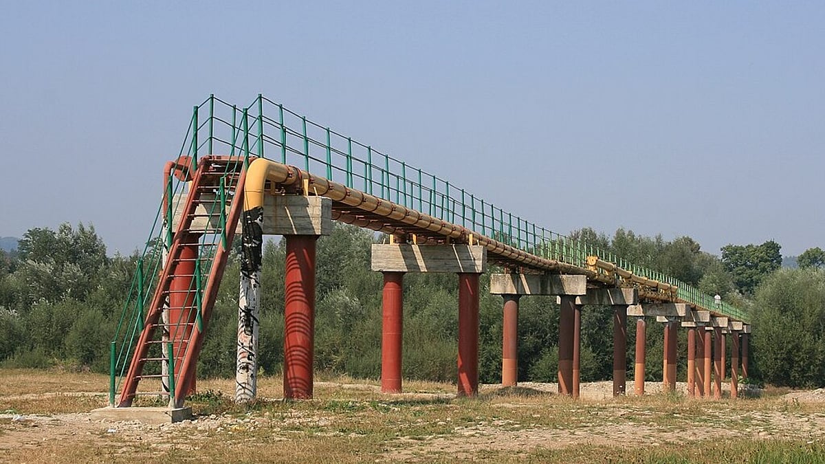 Ukraine delays pipeline oil flows to Slovakia by another day