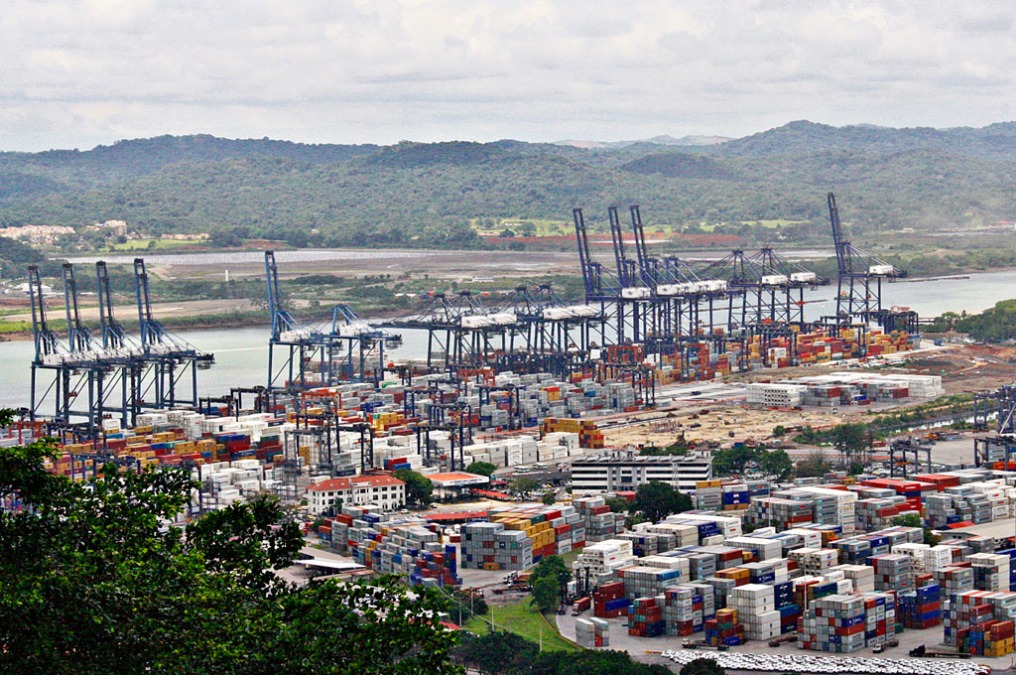 Disputa bilionária marca nova fase na gestão portuária do Canal do Panamá