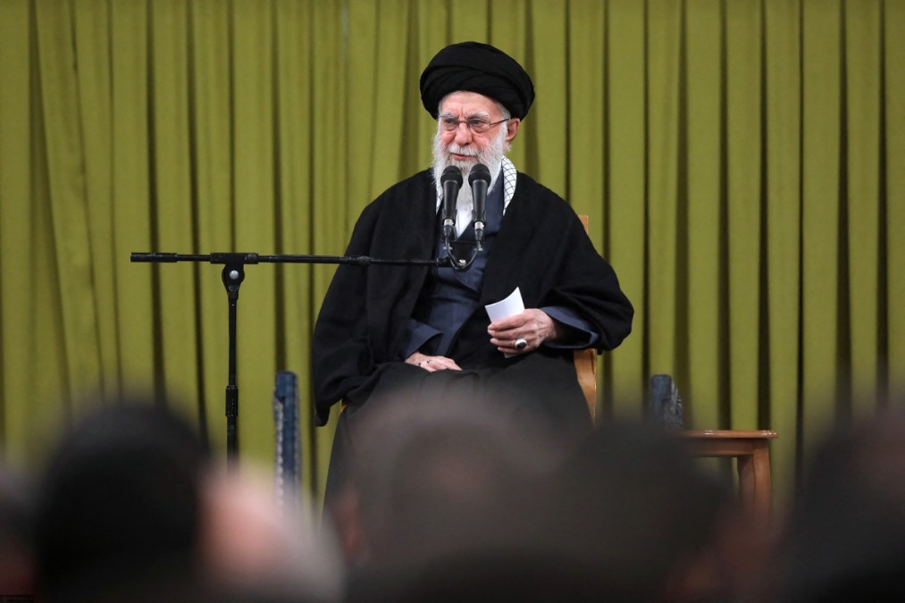 Casa Branca anuncia morte de Khamenei, mas governo iraniano desmente