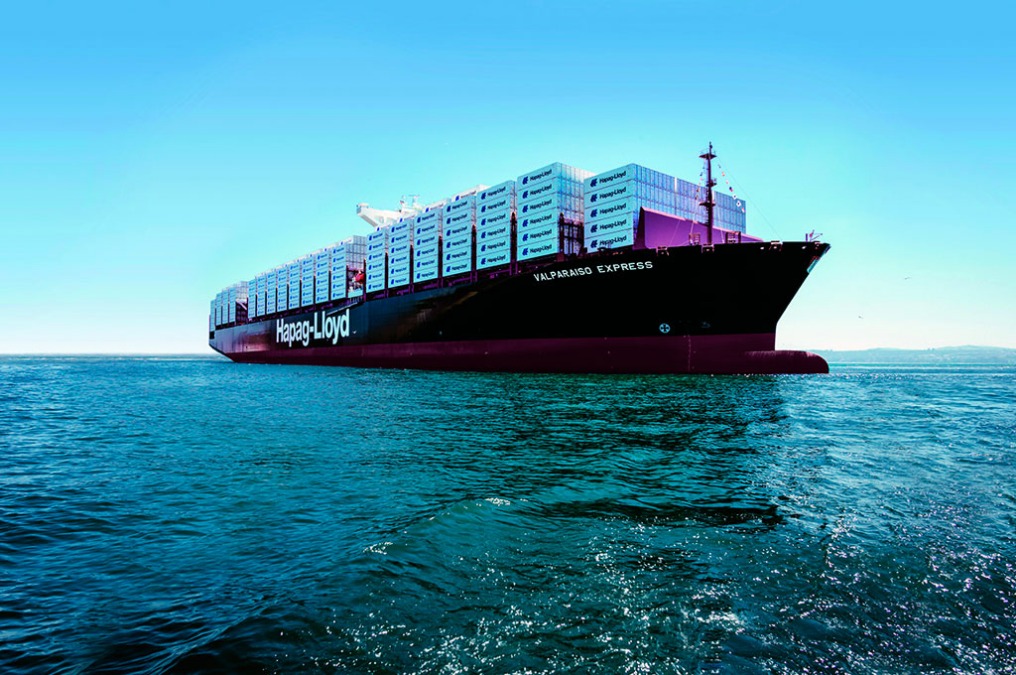 Hapag-Lloyd suspende trânsitos pelo Estreito de Ormuz após escalada militar