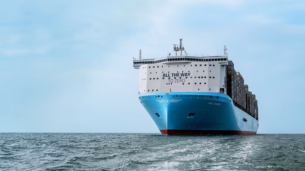 AP Moller-Maersk suspende travessias pelo Estreito de Ormuz e pelo Canal de Suez
