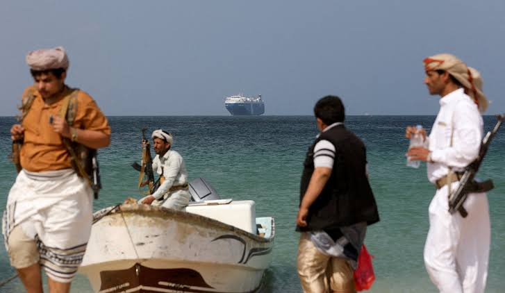 Houthis mantêm-se fora da guerra, para já.