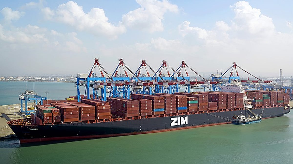 ZIM's 2025 earnings drop amid freight rate pressure
