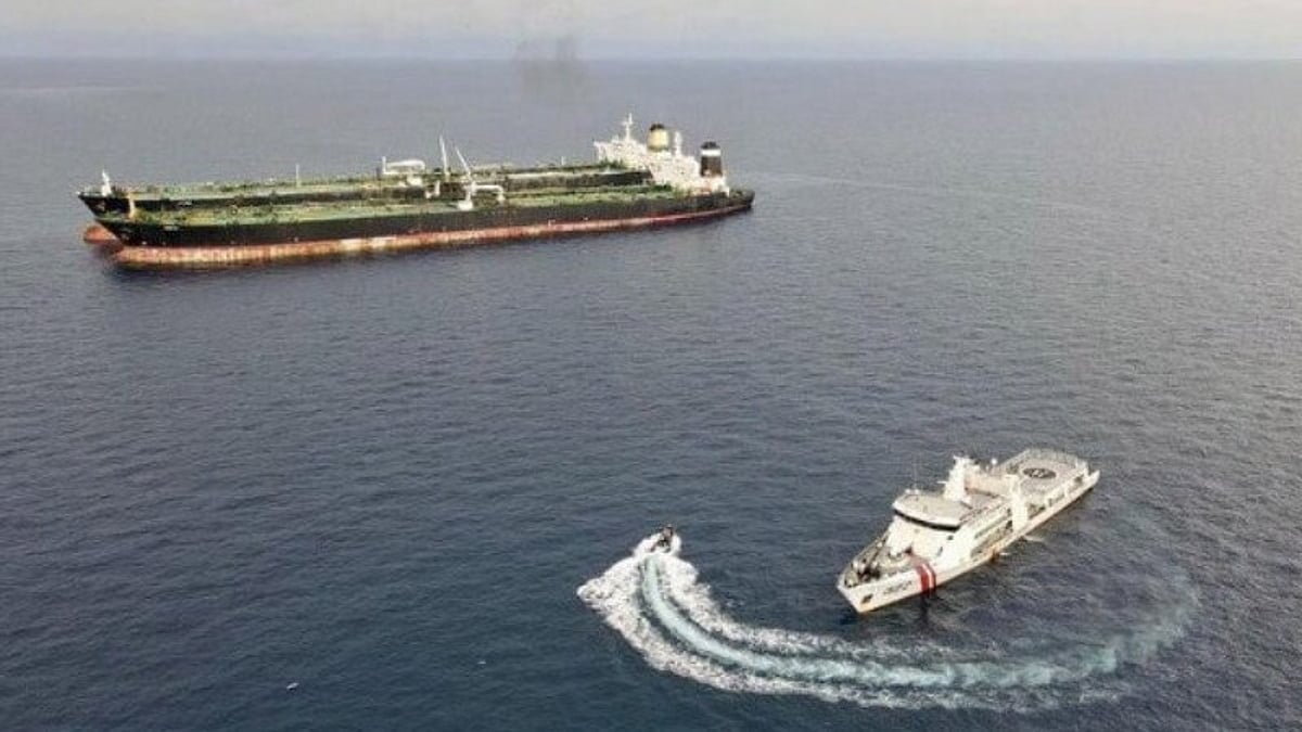 Trump weighs easing Russia sanctions, other measures to cool oil prices