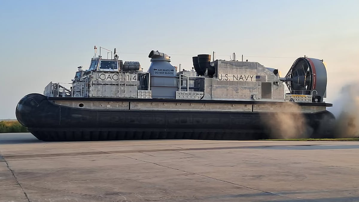 New air-cushion landing craft delivered to US Navy