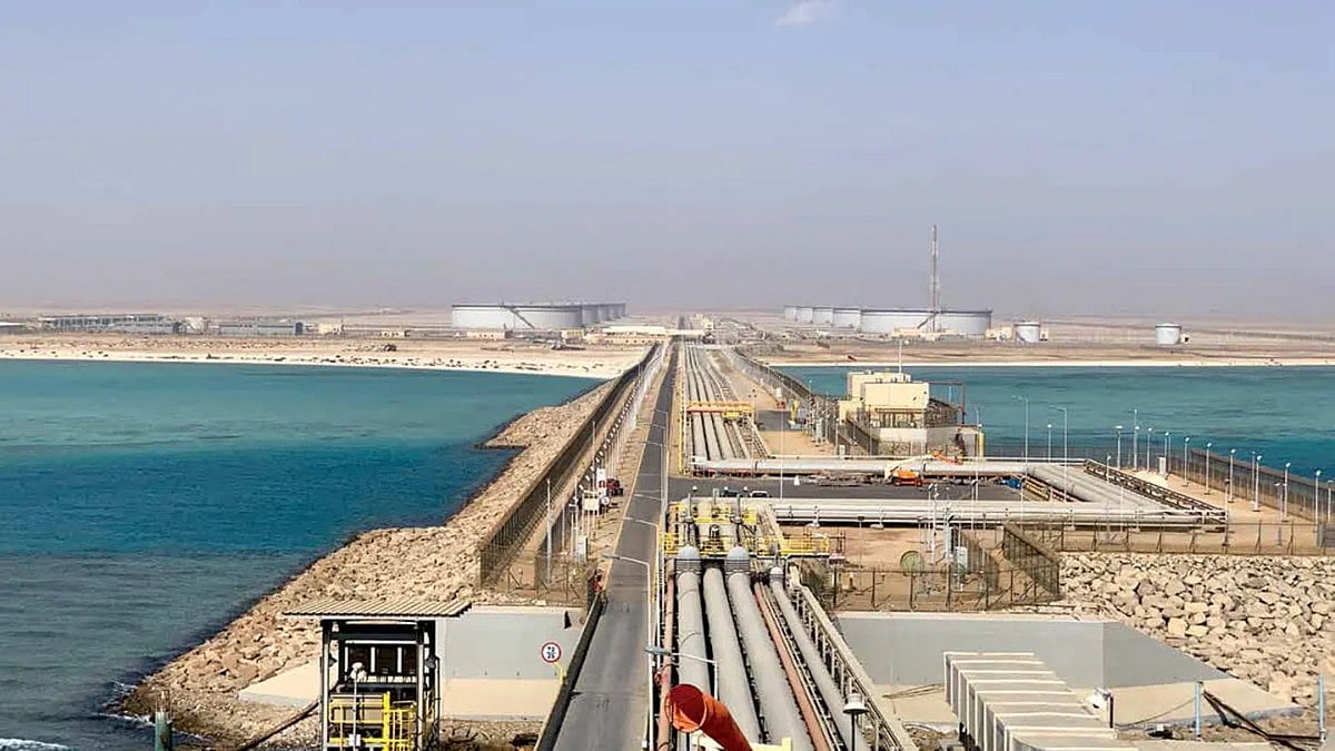 VIDEO | Iranian drone hits Yanbu oil terminal on Saudi Arabia's Red Sea coast