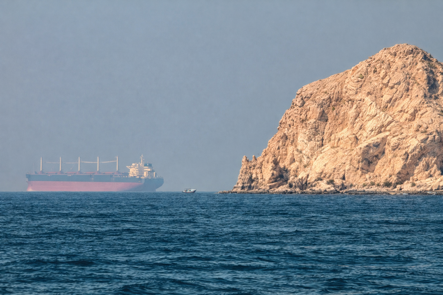 Irã quer cobrar portagem aos navios que atravessem Ormuz.