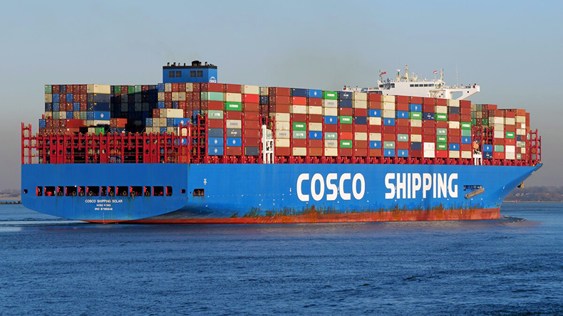 COSCO volta a atravessar Ormuz por corredor controlado pelo Irã