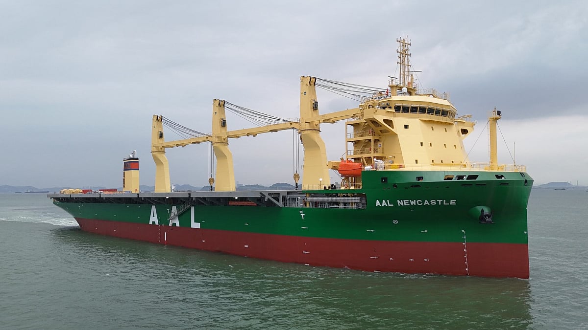 AAL Shipping takes delivery of 32,000DWT heavy lift vessel
