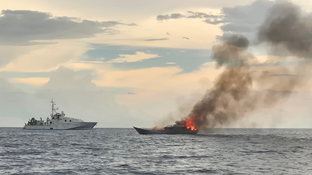 Australian authorities destroy foreign illegal fishing vessels in coordinated crackdown