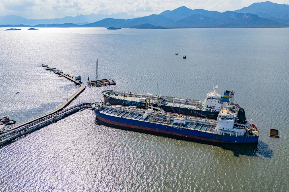 Porto de Paranaguá avança com ampliação do píer e mira navios maiores