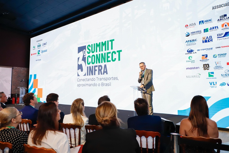 Ministro Tomé Franca participa da abertura do 3º Summit Connect Infra e destaca os investimentos no setor
