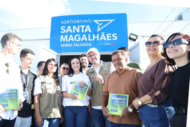 Tomé Franca visita aeroportos de Araripina e Serra Talhada e acompanha avanços do programa AmpliAR