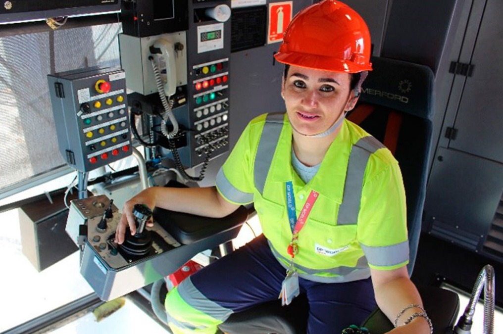 DP World abre inscrições para mulheres da Baixada Santista em programa de capacitação portuária