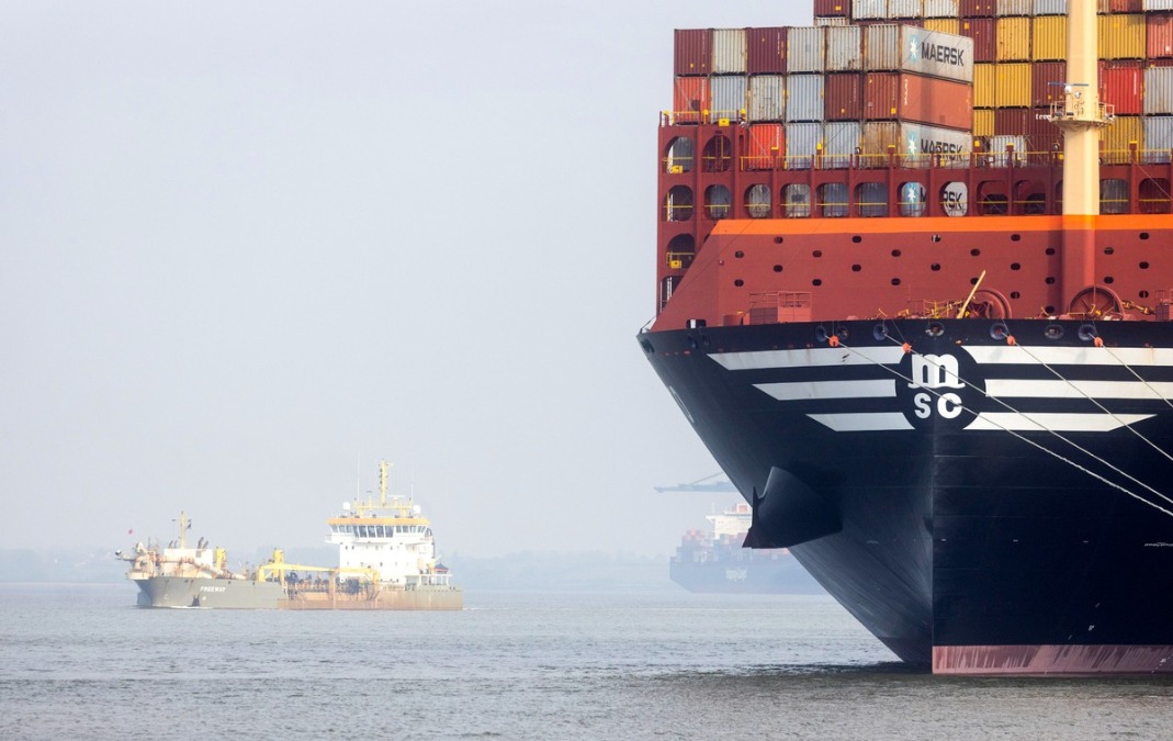 Navio de contêiner da MSC é interceptado pelo Irã em rota estratégica do comércio mundial
