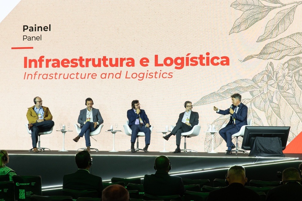 Urgência na expansão da capacidade do Porto de Santos e os desafios macroeconômicos globais marcam o segundo dia do XXV