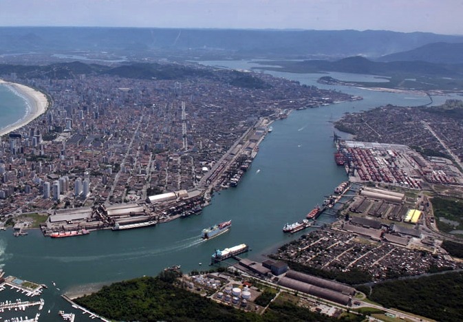 Estivadores no Porto de Santos aderem à greve nacional contra a PL 733/2025