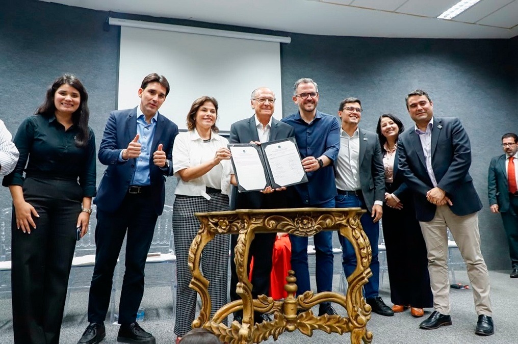 Porto do Recife receberá R$ 115 milhões para dragagem e modernização da infraestrutura