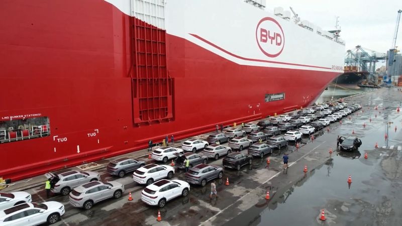 Navio da BYD desembarca mais de 7,2 mil veículos no Porto de Itajaí