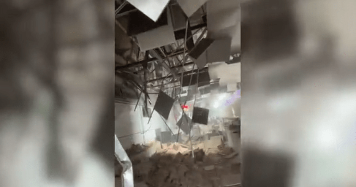 Vídeo: Veja momento em que teto de aeroporto desaba na Venezuela